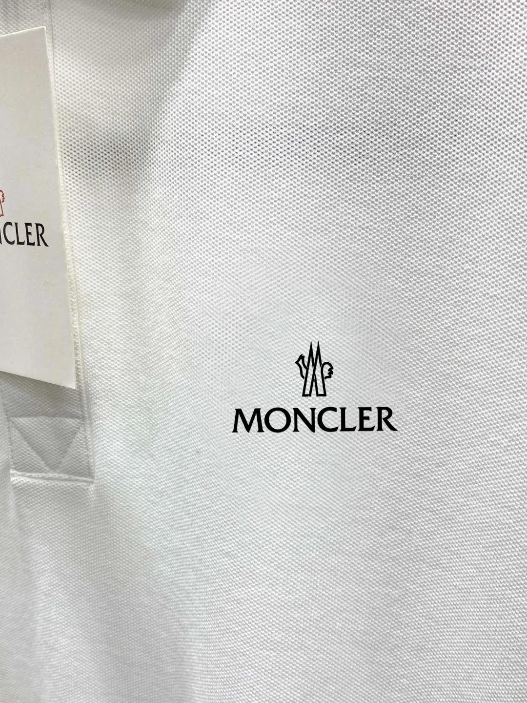 New Arrival Polo ！Classic ，Premium ！ ， ，Quality / ， ！ 100% ， ，Breathable ， ！ Classic LOGO ， ，LOGO ， ， Classic ！ ， ， LOW ， Versatile Polo ！ ：Black White Blue Size：M-3XL